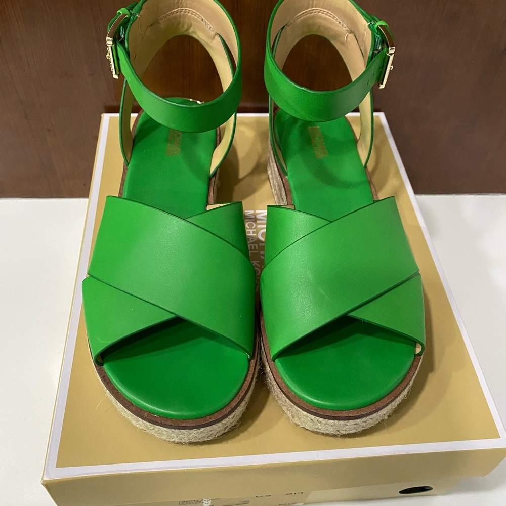 Michael Kors Palm green color leather Abbott Espadrille Sandals. Like new c pics